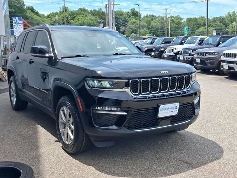 Certified 2023 Jeep Grand Cherokee Limited AWD/4WD image 2