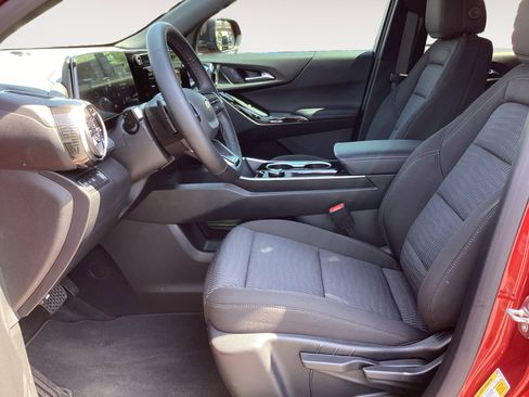 Used 2026 Chevrolet Equinox LT image 24