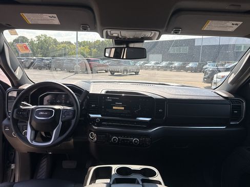 Certified 2025 GMC Sierra 1500 SLT AWD/4WD image 30