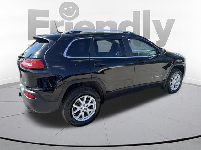 Used 2018 Jeep Cherokee Latitude Plus w/ Cold Weather Group AWD/4WD image 8