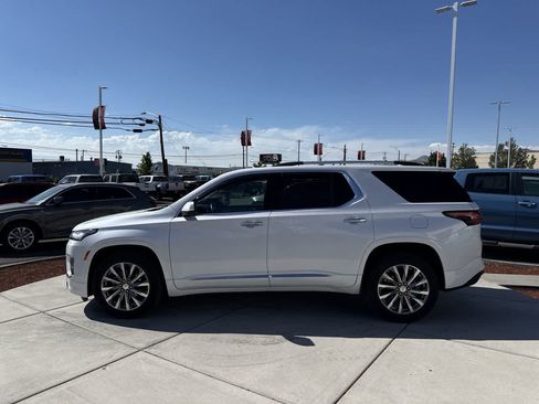 Used 2023 Chevrolet Traverse Premier AWD/4WD image 2