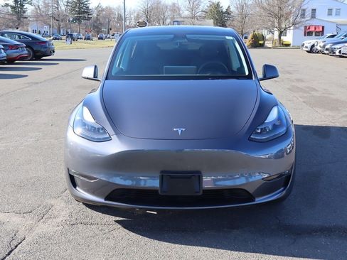 Used 2023 Tesla Model Y Long Range image 2