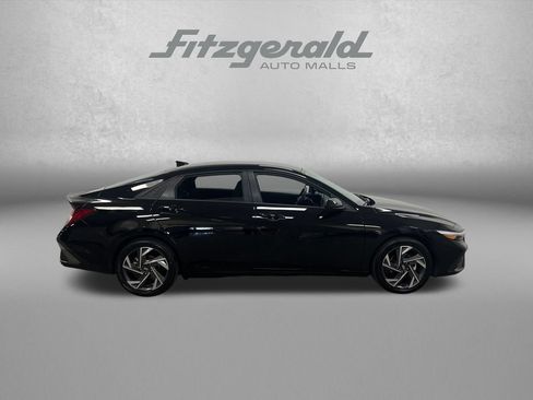 Used 2025 Hyundai Elantra SEL FWD image 7