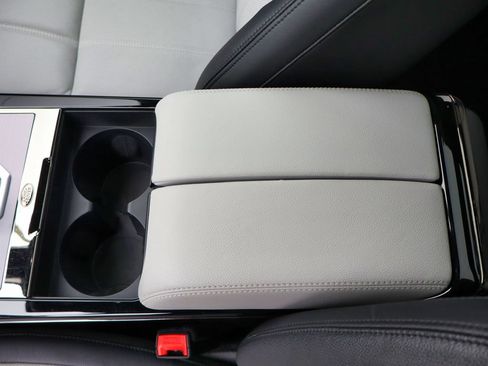 Used 2023 Land Rover Range Rover Evoque R-Dynamic SE AWD/4WD image 30