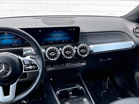 Used 2021 Mercedes-Benz GLB 250 image 7