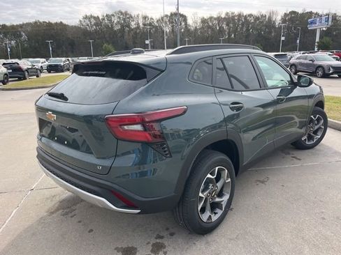 New 2026 Chevrolet Trax LT w/ Driver Confidence Package image 7