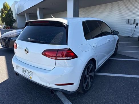 Used 2018 Volkswagen GTI SE FWD image 3
