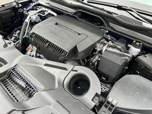 Used 2025 Honda Pilot Sport image 31