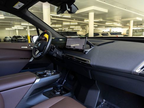 Used 2025 BMW iX M60 AWD/4WD image 30