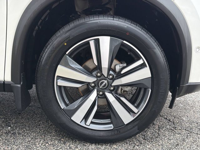 Certified 2023 Nissan Rogue SL w/ SL Premium Package AWD/4WD image 13