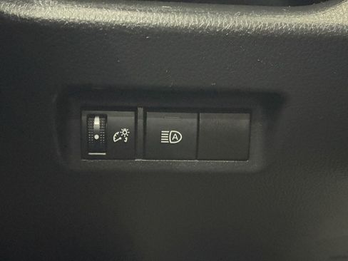 Used 2022 Toyota RAV4 LE AWD/4WD image 23