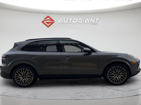 Used 2019 Porsche Cayenne S image 12