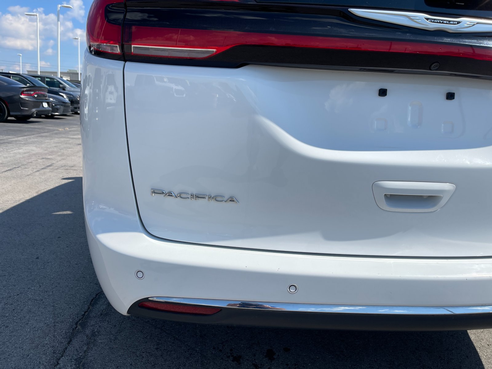 Used 2025 Chrysler Pacifica Select FWD image 34