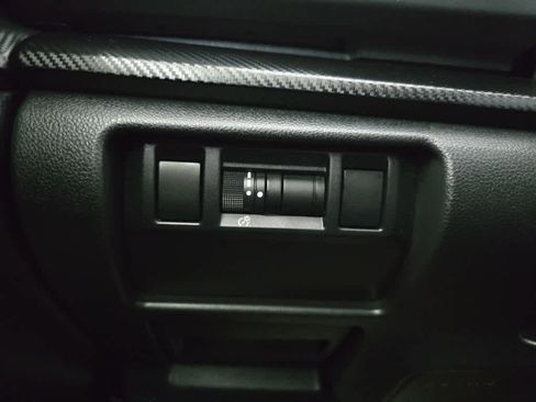 Certified 2024 Subaru Crosstrek 2.0i Premium image 33