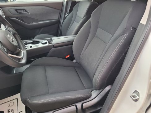 Used 2023 Nissan Rogue S AWD/4WD image 17