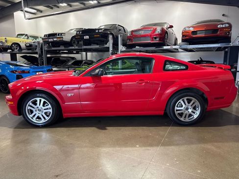 Used 2005 Ford Mustang GT Premium image 4