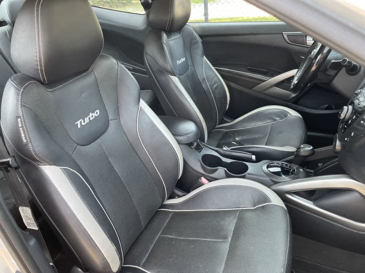 Used 2013 Hyundai Veloster Turbo FWD image 14