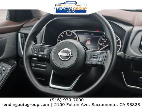 Used 2023 Nissan Rogue SV image 13