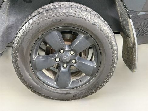 Used 2015 RAM 1500 Express w/ Black Ram 1500 Express Group AWD/4WD image 25