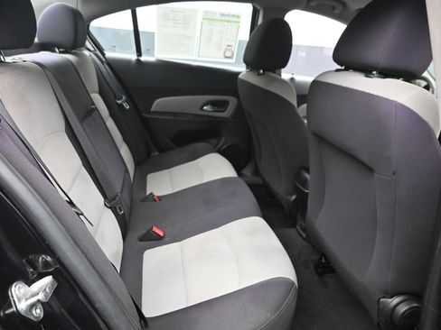 Used 2014 Chevrolet Cruze LS image 9