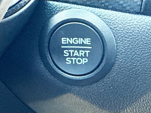 Certified 2025 Ford Escape ST-Line AWD/4WD image 9