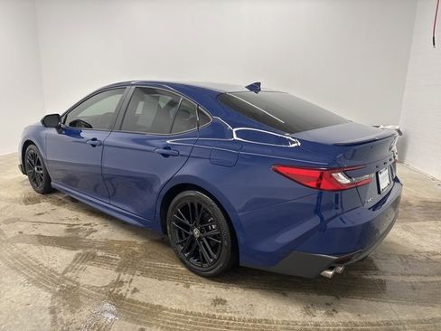 Used 2025 Toyota Camry SE w/ Multimedia Upgrade Package image 7