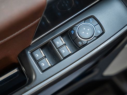 Used 2023 Ford F150 Lariat w/ Equipment Group 502A High image 43