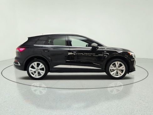 Used 2023 Audi Q4 e-tron Premium w/ Convenience Package AWD/4WD image 4