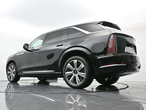 New 2025 Cadillac Escalade IQ Luxury 2 image 17