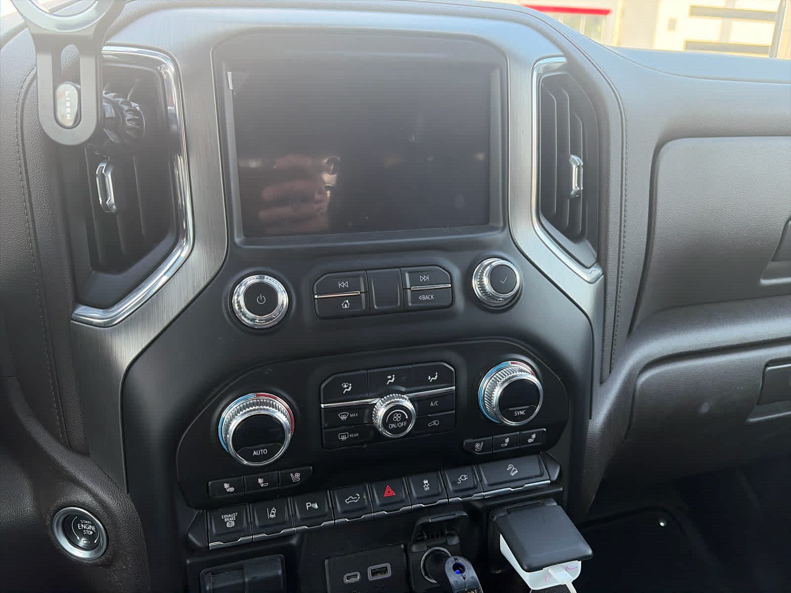 Used 2023 GMC Sierra 3500 Denali w/ Denali Ultimate Package AWD/4WD image 7