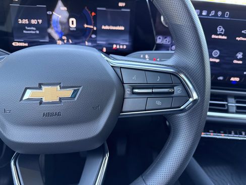 New 2026 Chevrolet Equinox EV LT image 16