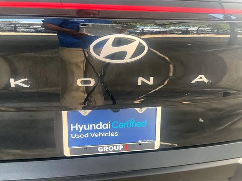Certified 2025 Hyundai Kona SEL FWD image 11