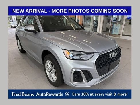 Used 2023 Audi Q5 2.0T Premium w/ Convenience Package AWD/4WD image 1