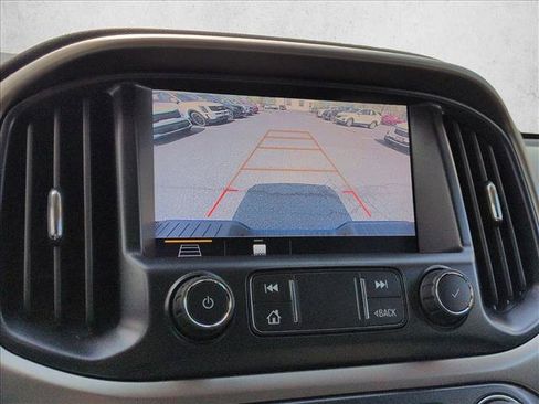 Used 2022 Chevrolet Colorado Z71 AWD/4WD image 13