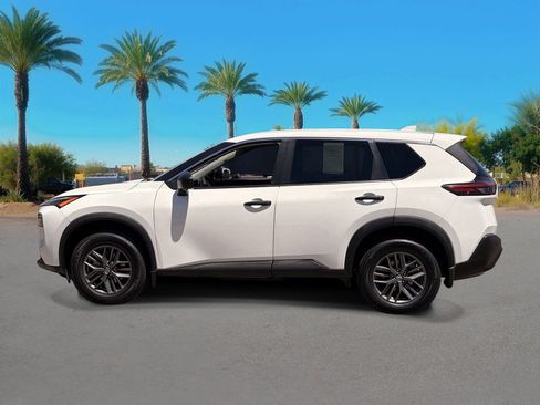 Used 2021 Nissan Rogue S FWD image 2