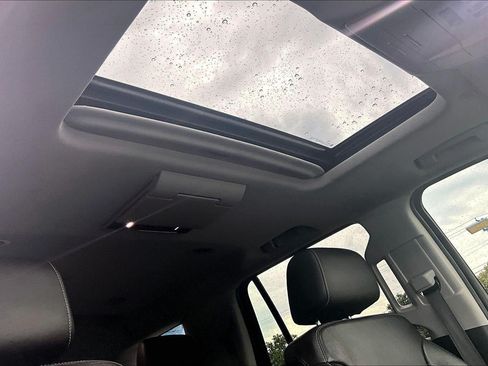 Used 2019 Chevrolet Tahoe Premier AWD/4WD image 28