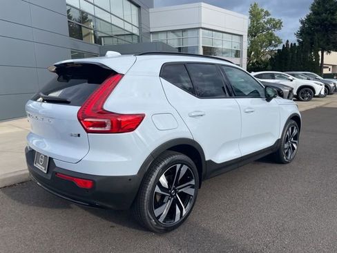 Used 2026 Volvo XC40 B5 Ultra w/ Climate Package image 5