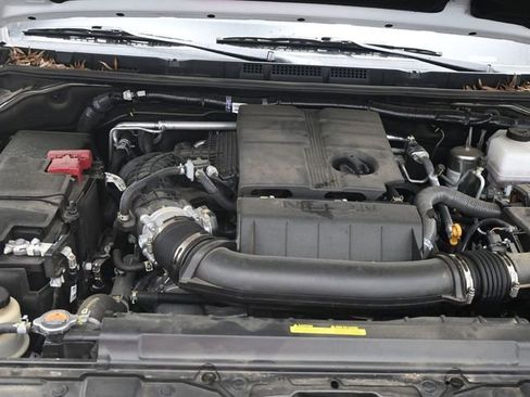 Used 2024 Nissan Frontier SV w/ Technology Package image 38