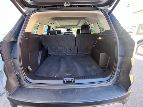 Used 2017 Ford Escape Titanium w/ Equipment Group 301A AWD/4WD image 10
