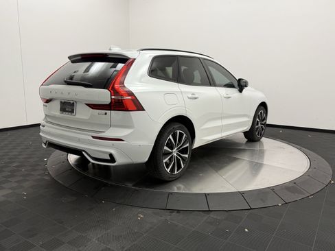 Certified 2023 Volvo XC60 B5 Plus w/ Climate Package AWD/4WD image 7