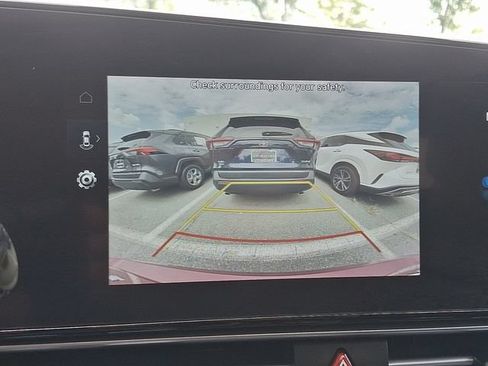 Used 2024 Hyundai Elantra SEL FWD image 25
