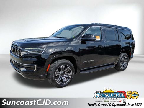Certified 2024 Jeep Wagoneer Series II w/ Flexible Seating Group RWD image 1