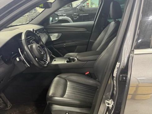 Used 2023 Maserati Grecale GT image 24