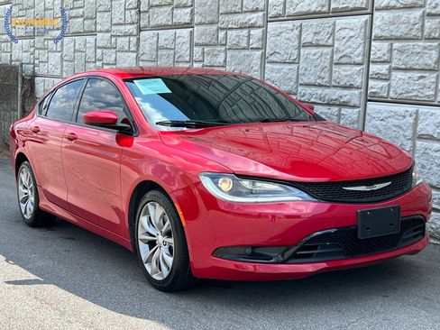 Used 2016 Chrysler 200 S w/ Comfort Group image 3