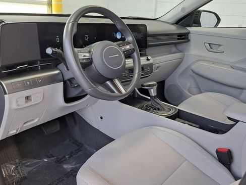 Used 2025 Hyundai Kona SEL FWD image 8