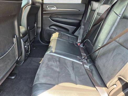 Used 2020 Jeep Grand Cherokee Altitude AWD/4WD image 19