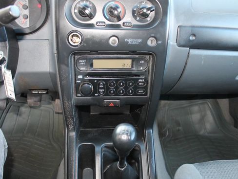 Used 2003 Nissan Frontier XE image 32