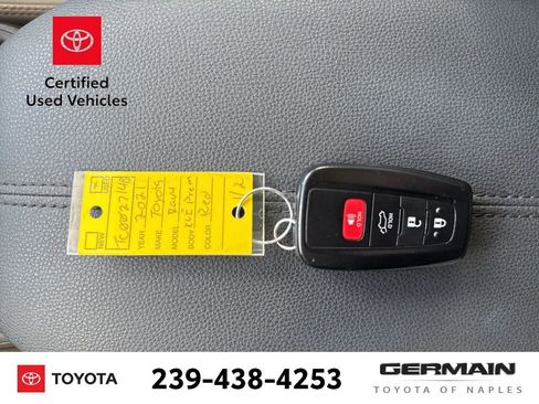 Used 2021 Toyota RAV4 XLE Premium image 22