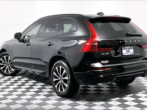 Used 2024 Volvo XC60 B5 Plus w/ Protection Package Premier AWD/4WD image 11