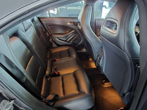 Used 2014 Mercedes-Benz CLA 250 image 19